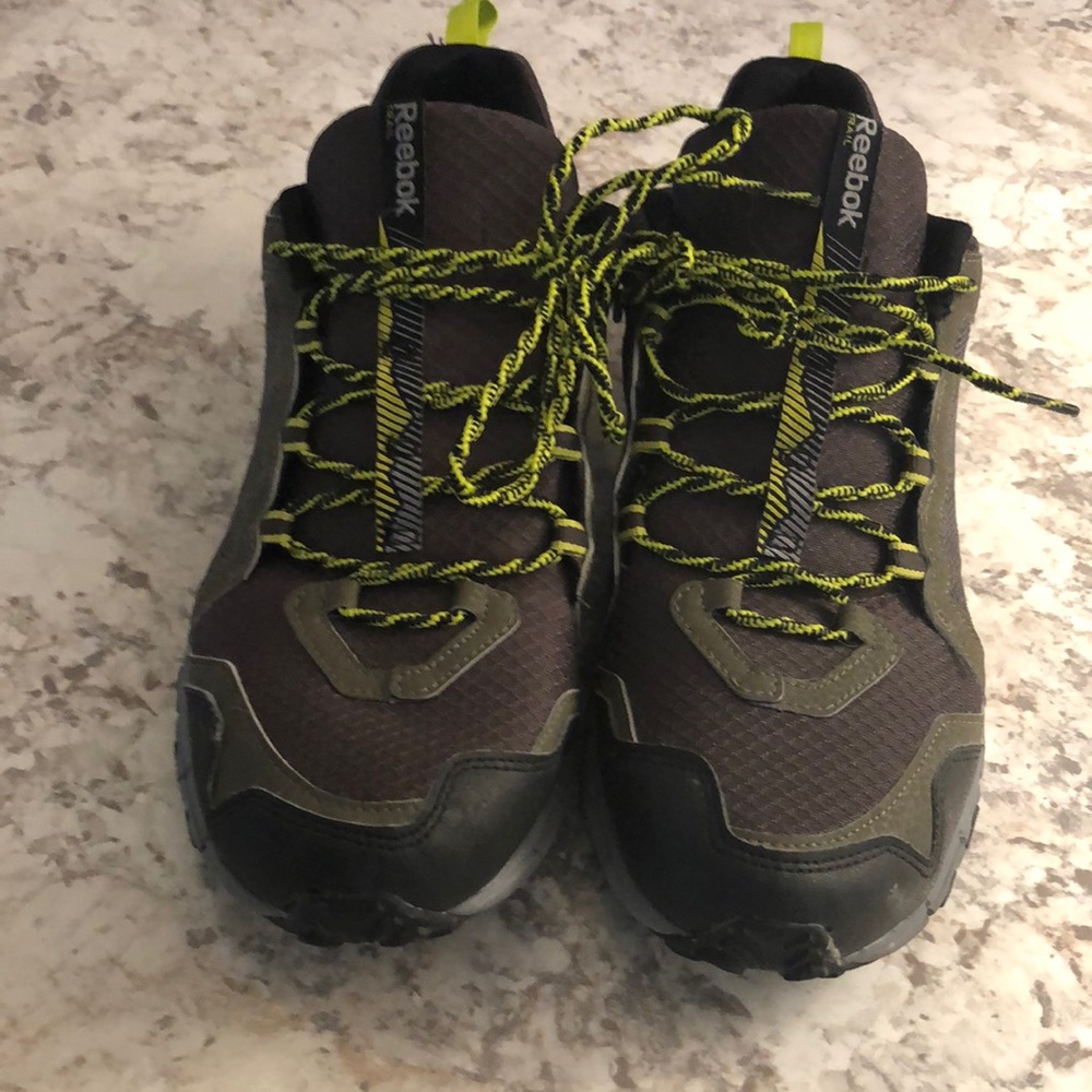 Reebok size 8.5 athletic shoes